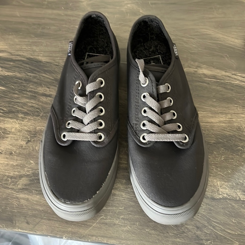 Ladies Vans - worn once and in perfect condition- size 6